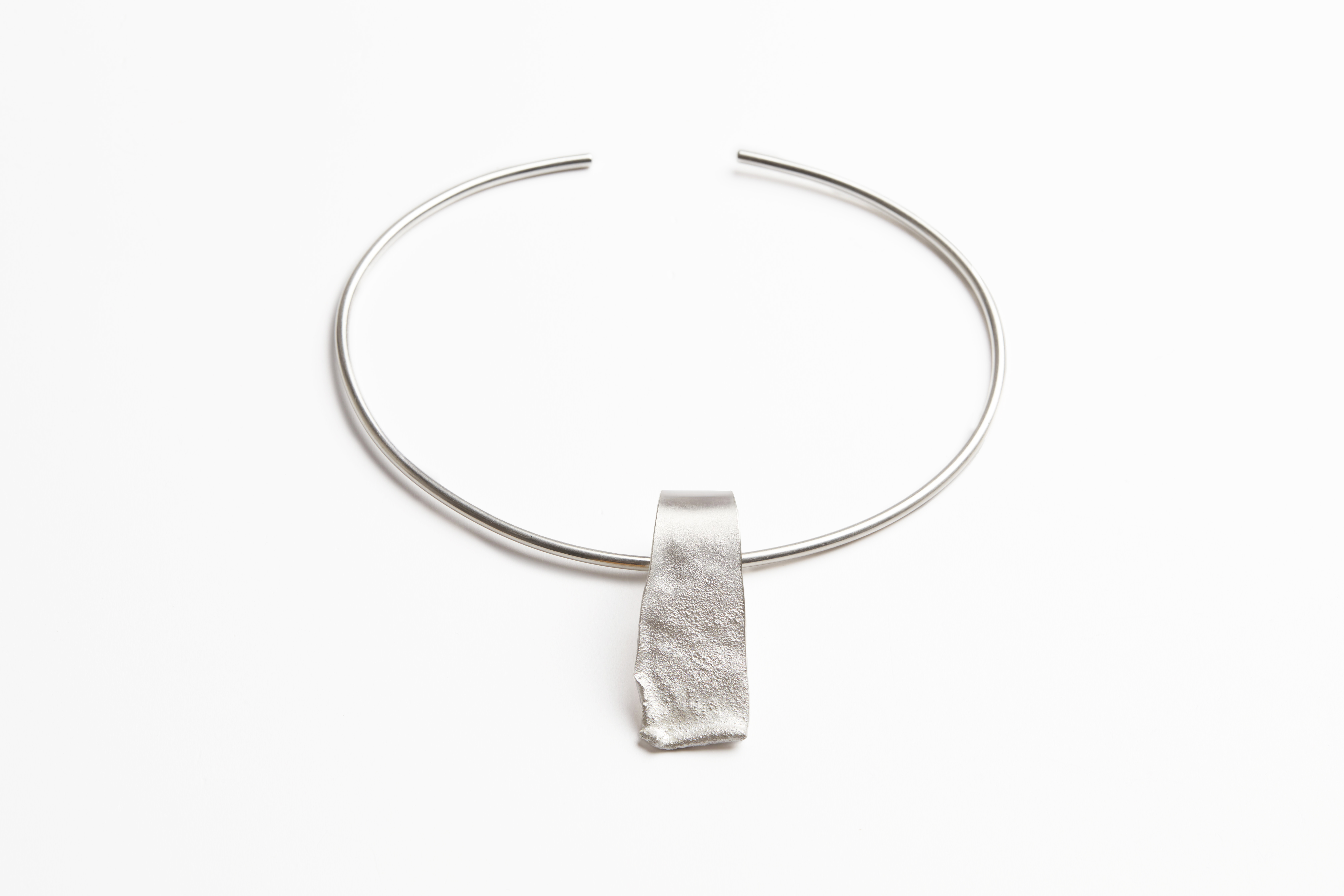 MERON_WOLDE_WATERMEMORY_Pendant_neck-ring