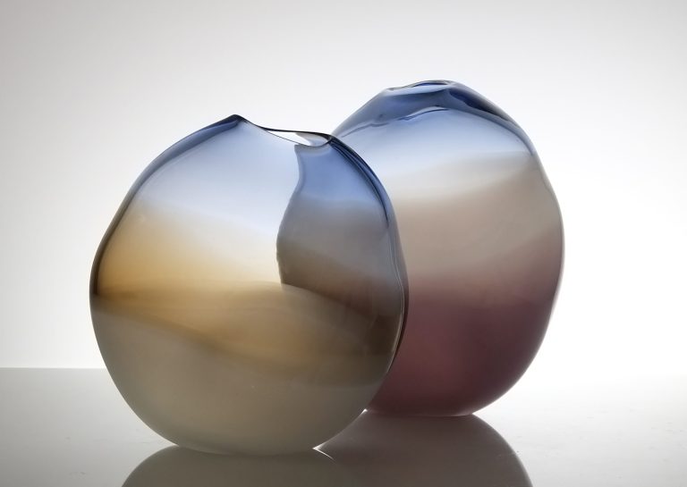 Haar_Mauve pair of Glass Vessels by Michele Oberdieck