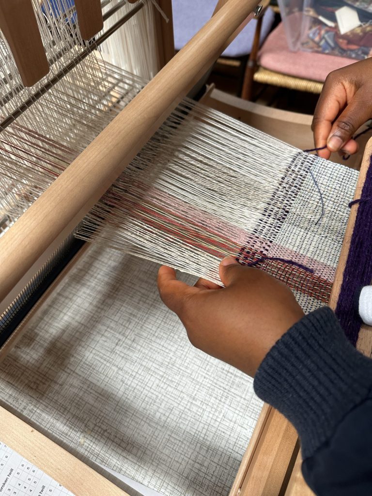 Learn to weave on a table loom