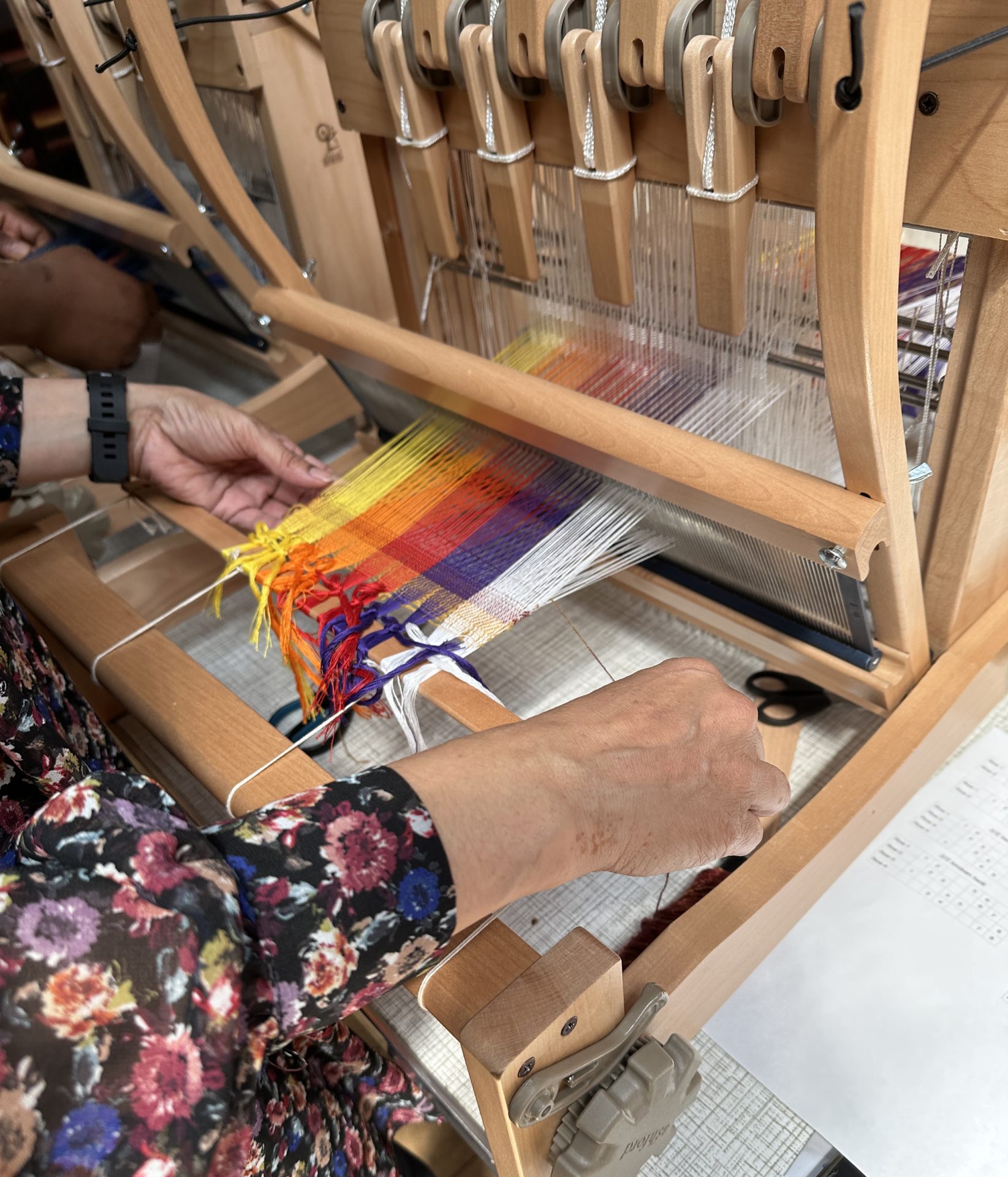 Learn to weave on a table loom