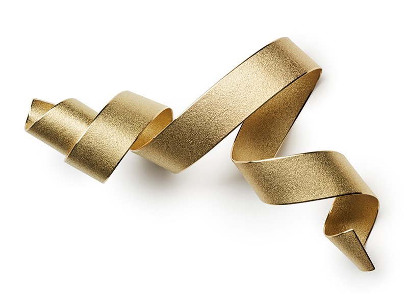 Ute Decker – wearable art - Fairtrade Gold commission for the exhibition Constellations: Contemporary Jewelry at the Dallas Museum of Art. Photography Xavier Young