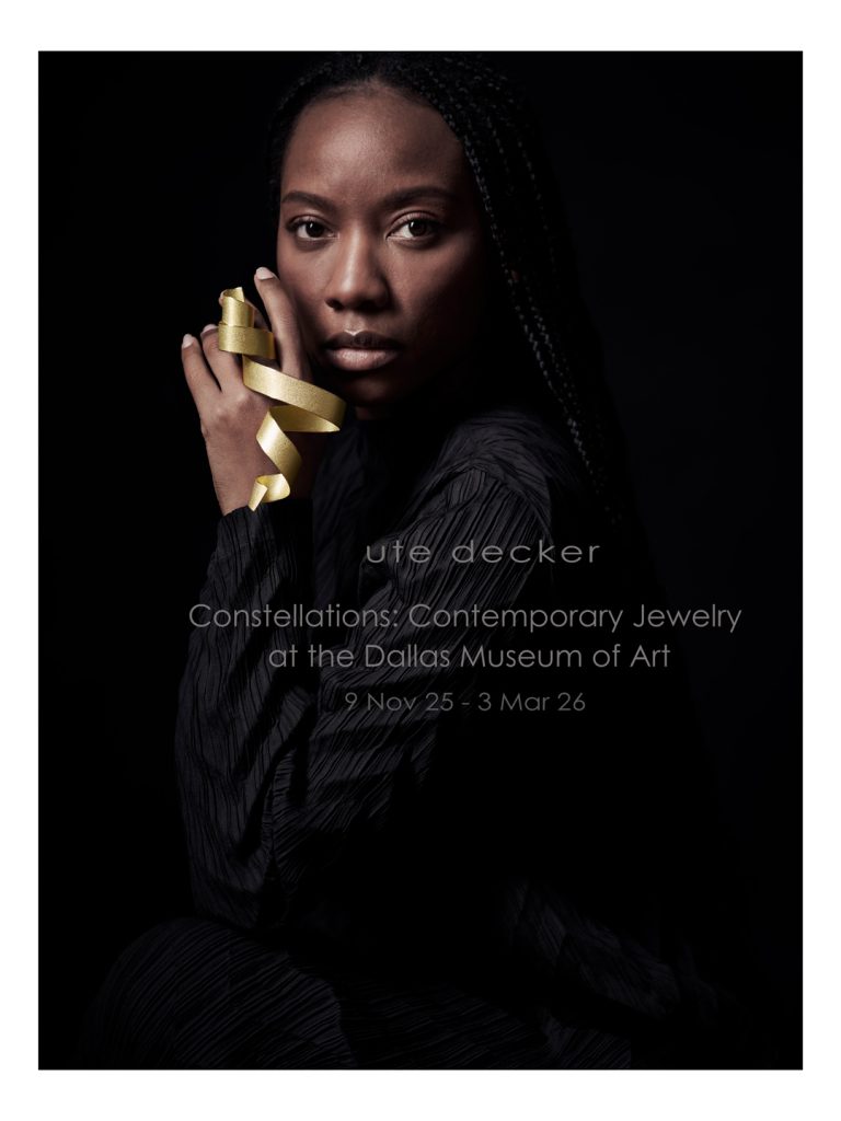 Ute Decker – wearable art - Fairtrade Gold commission for the exhibition Constellations: Contemporary Jewelry at the Dallas Museum of Art. Photography Xavier Young